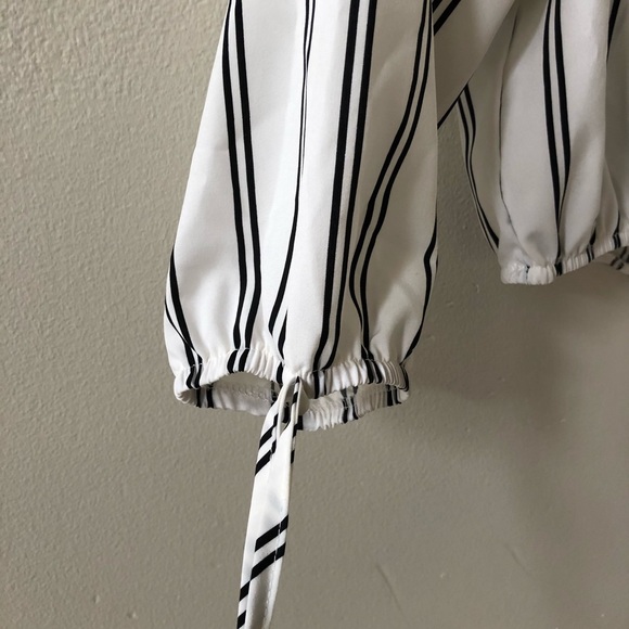 White & Black Striped Crop Top (M) - Picture 3 of 4